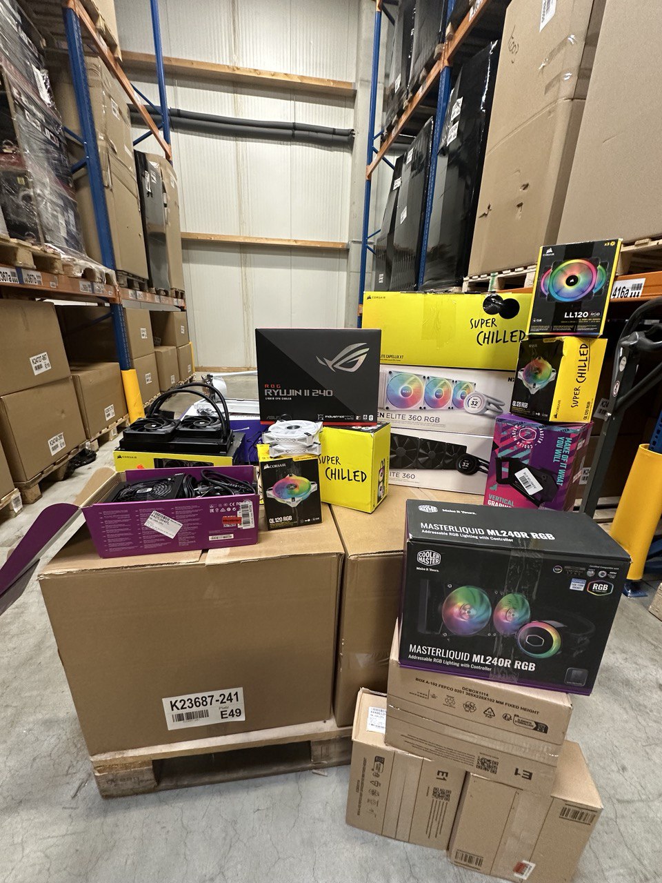 Mix-Karton IT-Hardware preiswert, 28 Stück, Retourware - K24724-707