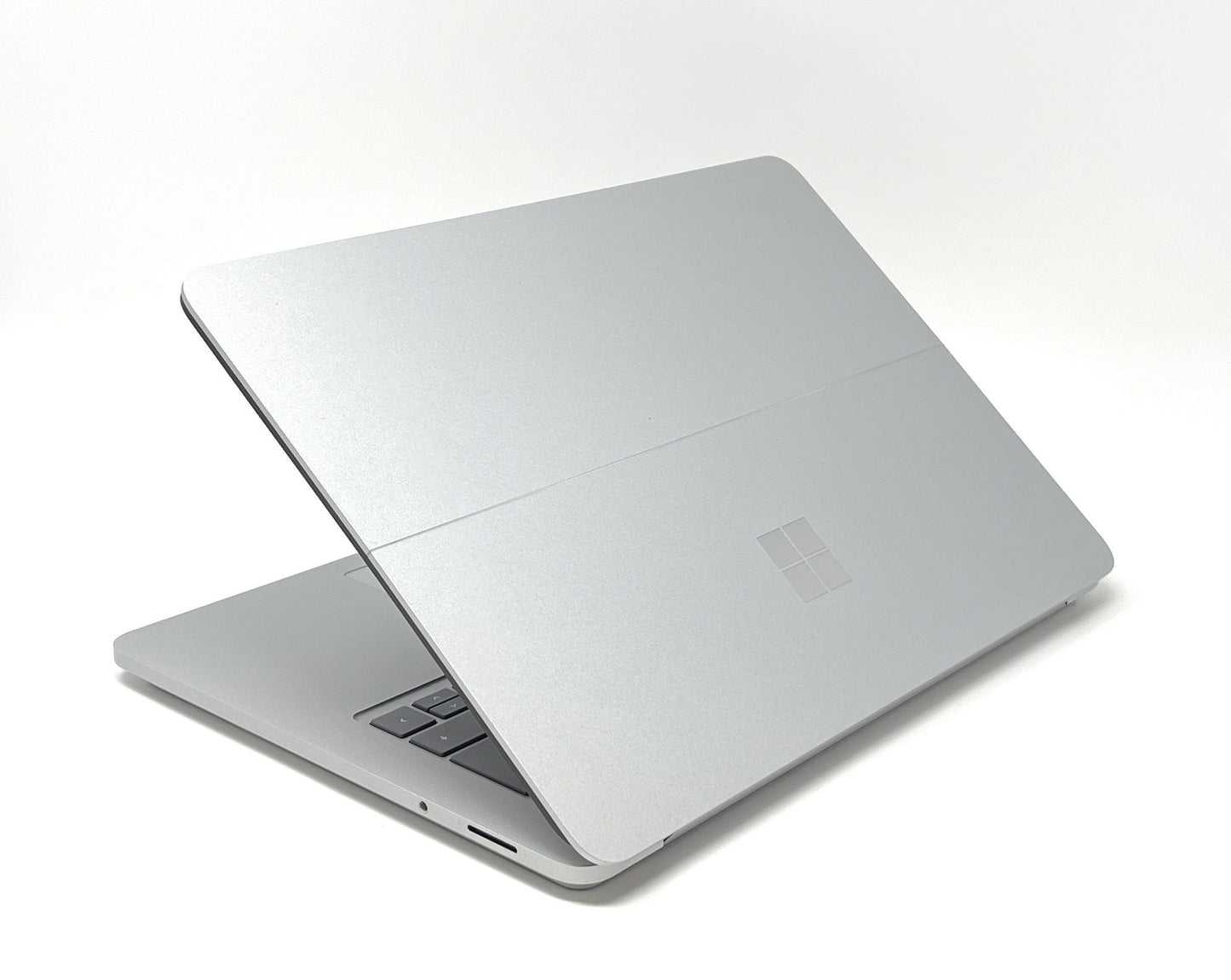 Microsoft Surface Laptop Studio 14,4" i7 16GB RAM 512GB SSD - DEFEKT - ERSATZTEILE  SPENDER
