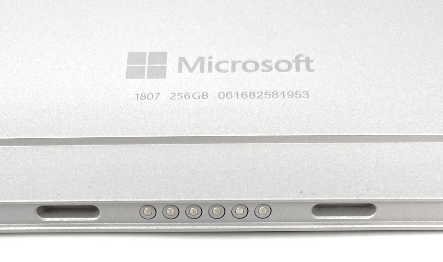 Microsoft Surface Pro 5 Tablet i5 12,3" 8GB RAM 256GB SSD - DEFEKT - ERSATZTEILE  SPENDER