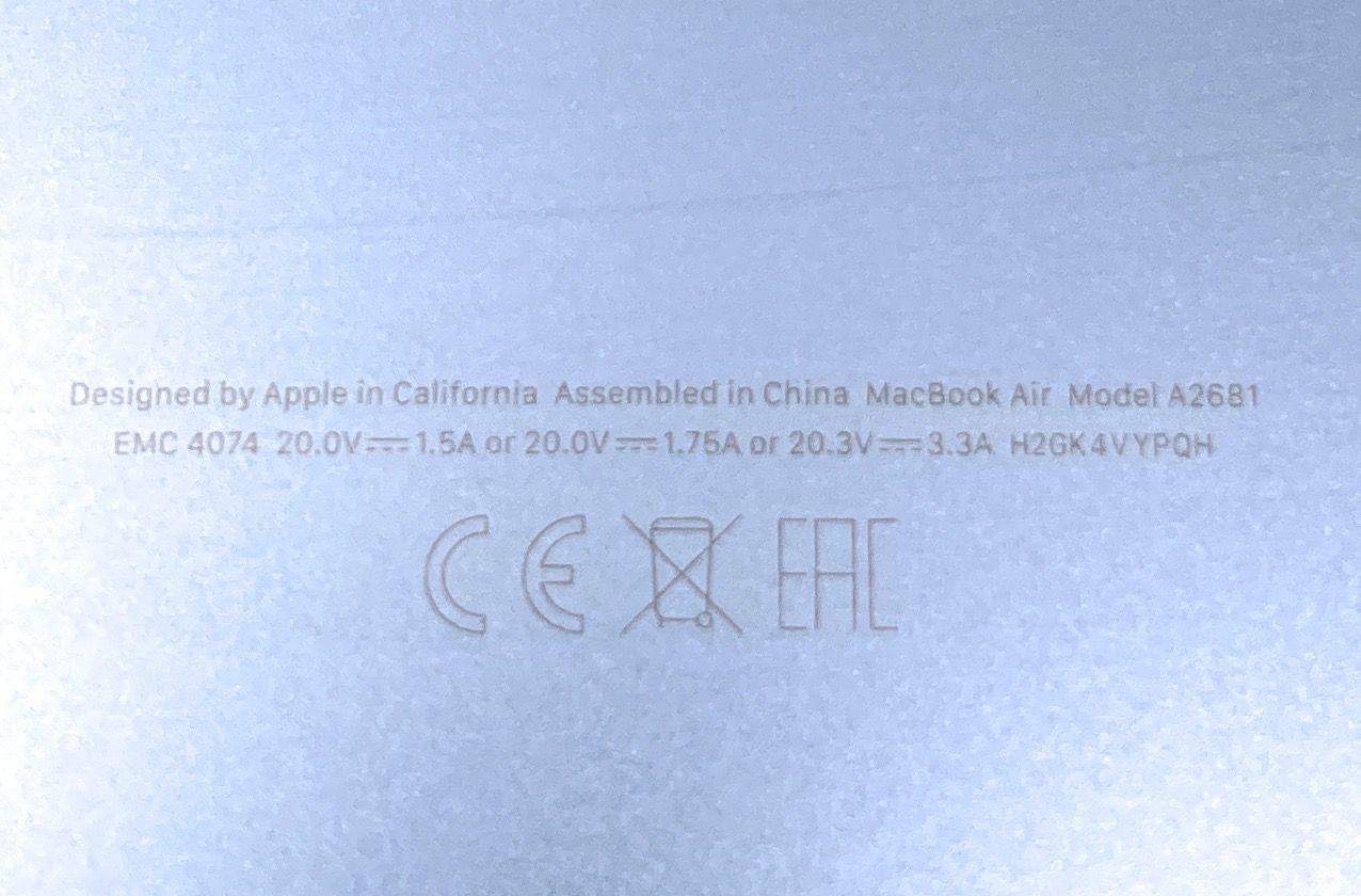 Apple MacBook Air 13,6 Zoll Notebook 2022 M2 8GB 256GB iCloud-Blocked - DEFEKT - ERSATZTEILE SPENDER