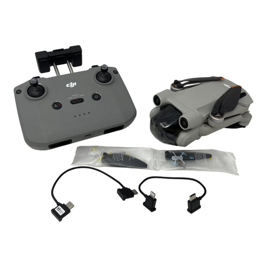 DJI Mini 3 Pro Quadrocopter Flugdrohne 4K/60fps Kamera - DEFEKT - ERSATZTEILE  SPENDER