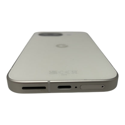 Google Pixel 9a Smartphone 6,3" Handy 128GB Weiß - DEFEKT - ERSATZTEILE  SPENDER