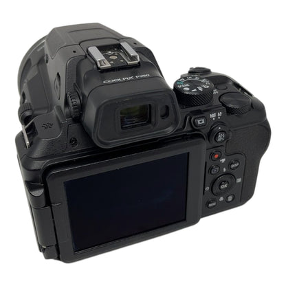 Nikon Coolpix P950 Bridgekamera 16MP Kamera - DEFEKT - ERSATZTEILE  SPENDER