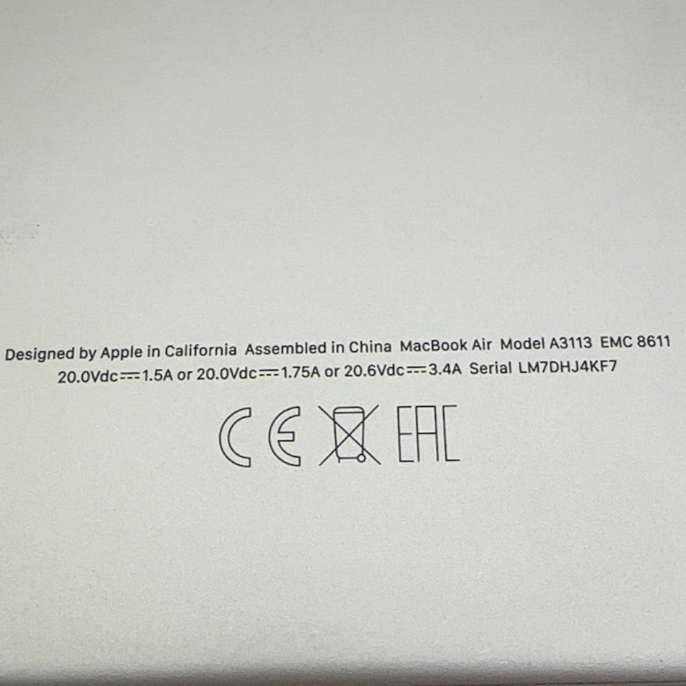 Apple MacBook Air 13" M3 Chip GB RAM 256GB SSD - DEFEKT - ERSATZTEILE  SPENDER