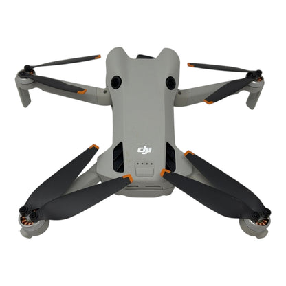 DJI Mini 4 Pro Kameradrohne Flugdrohne - DEFEKT - ERSATZTEILE  SPENDER