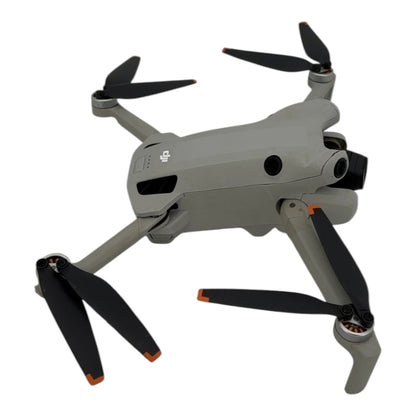 DJI Mini 4 Pro Kameradrohne Flugdrohne - DEFEKT - ERSATZTEILE  SPENDER